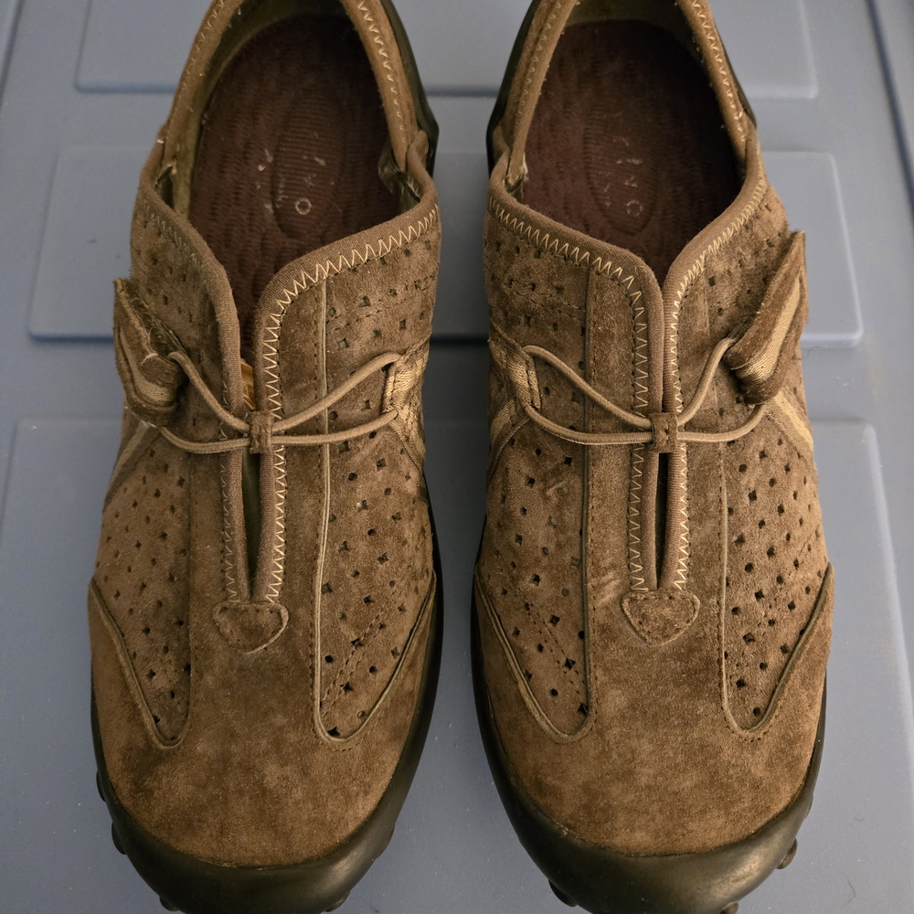 Women's Olive Green Suede Walking Shoes